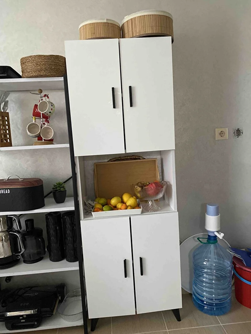 4 Kapaklı Bölmeli/Mikrodalgalı Çok Amaçlı Dolap